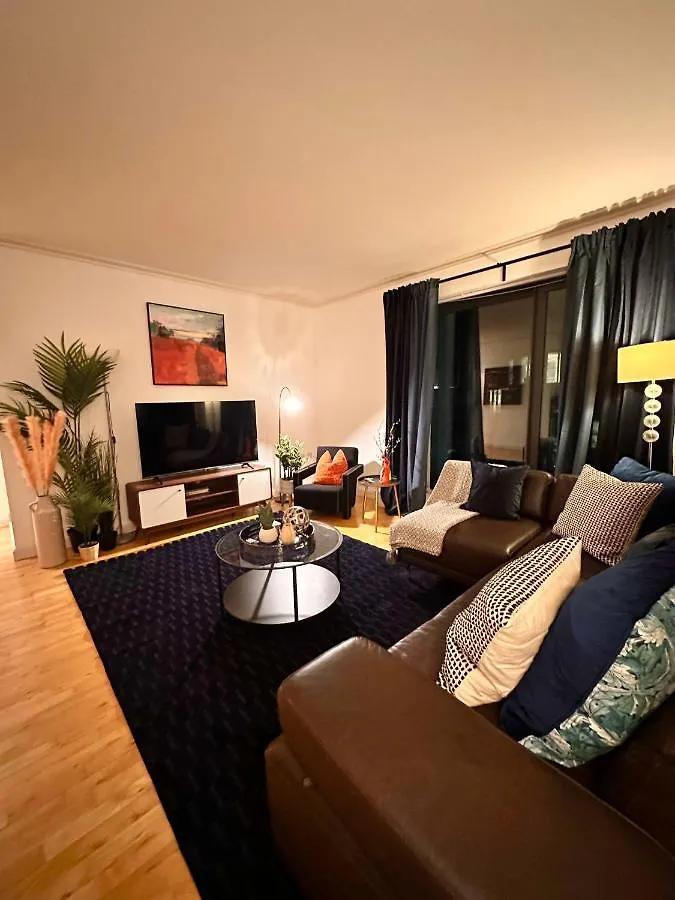 New Spacious 2 Bedroom Apartment With Balcony Λονδίνο