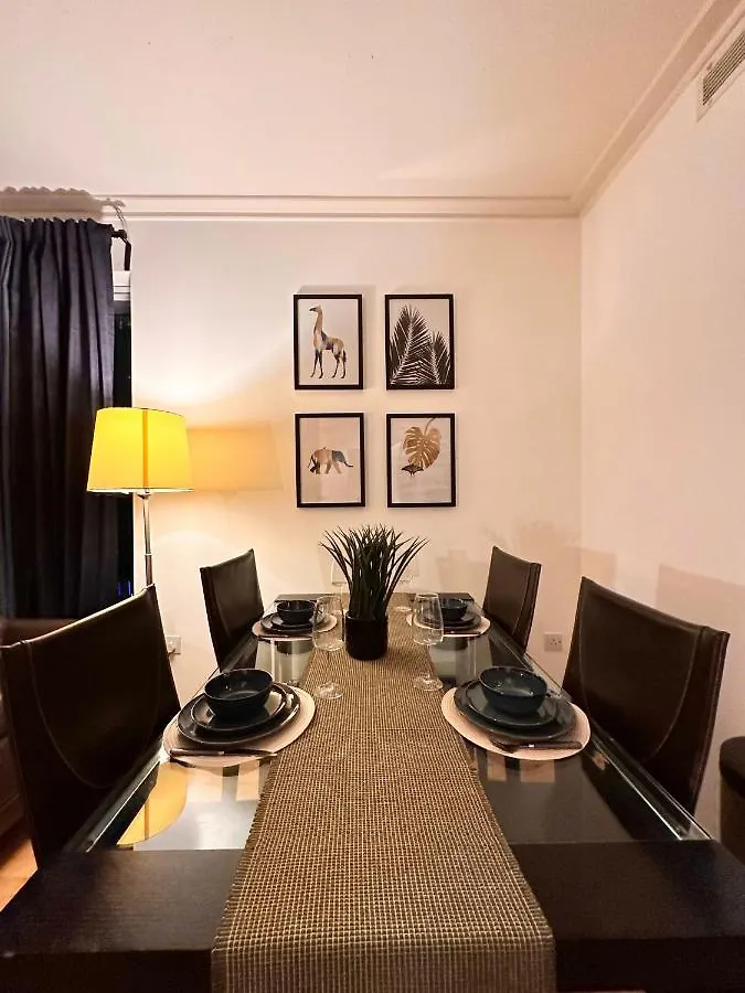 New Spacious 2 Bedroom Apartment With Balcony Λονδίνο
